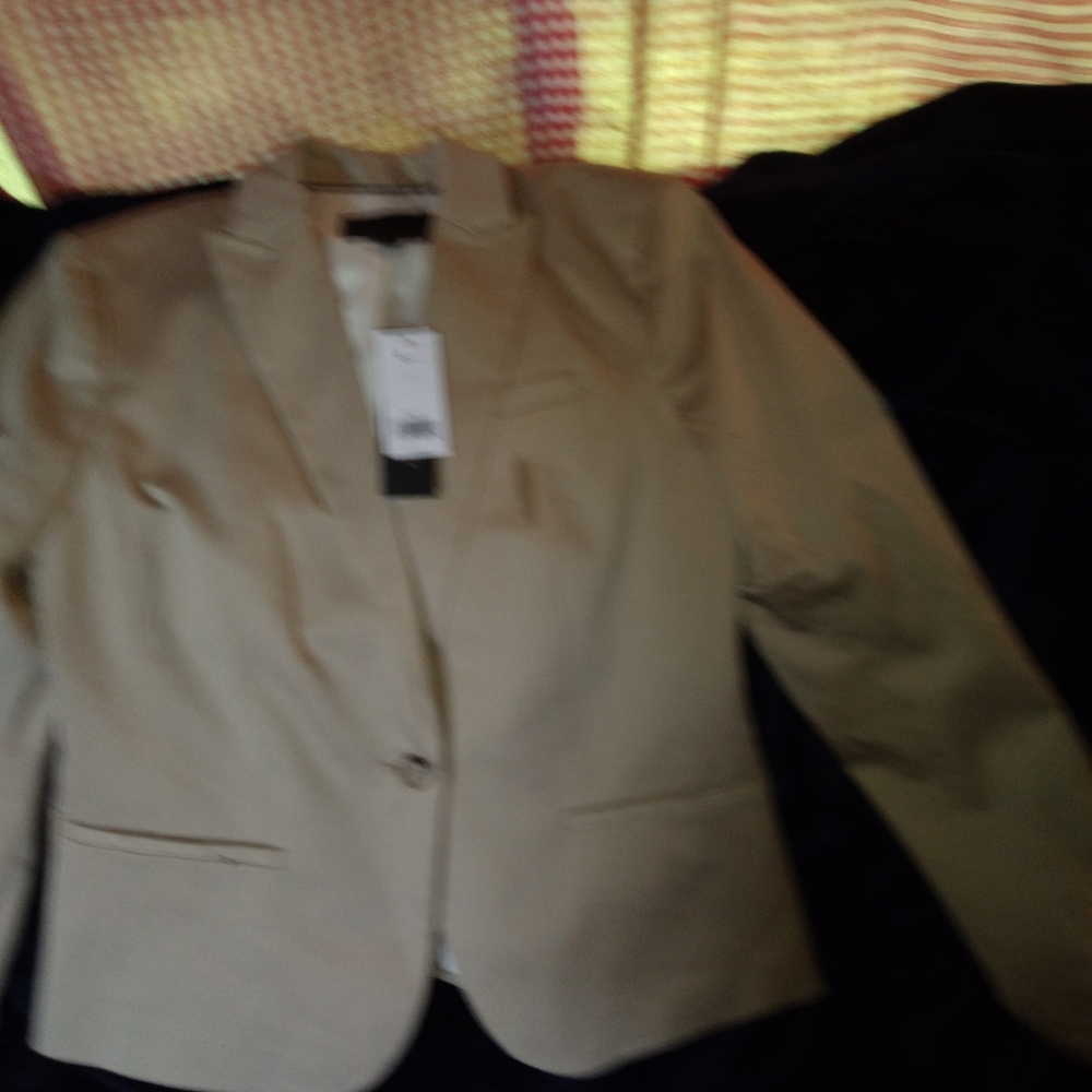 Blazer - Picture 3 of 9
